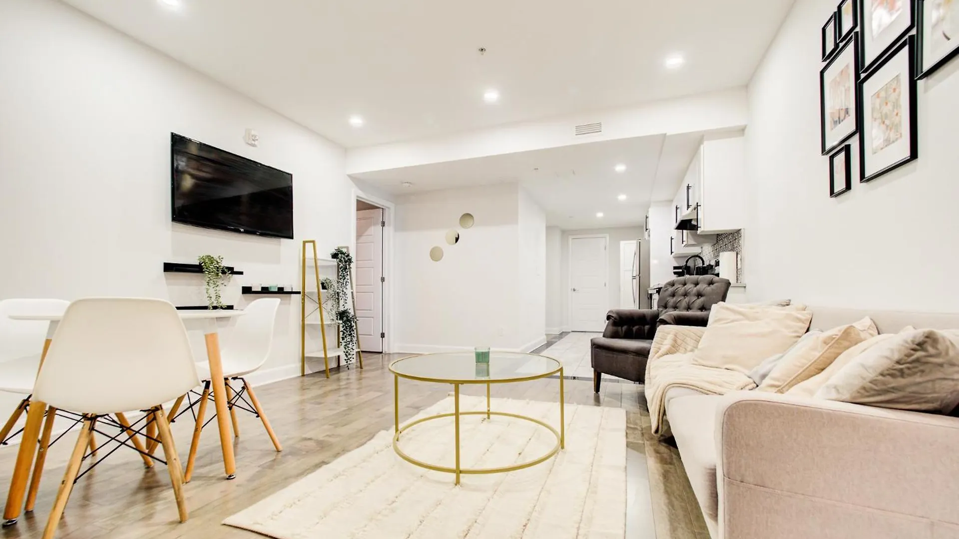 Vista Apartment Montreal Canada