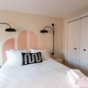Hotel apartamentowy Maison Place Royale By Luxury In Transit, Montreal