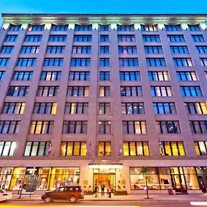 Le Square Phillips & Hotell