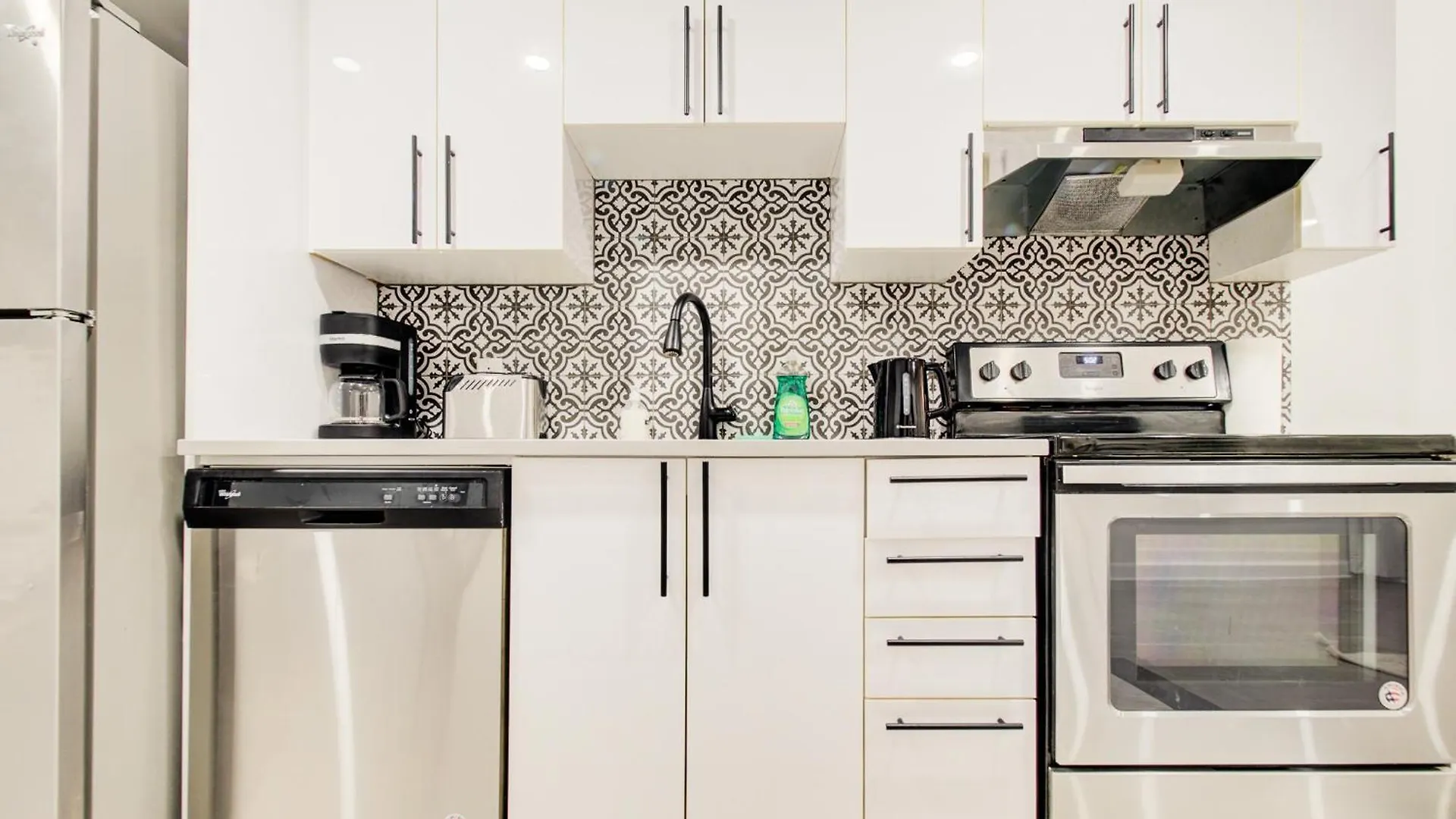 Vista Apartment Montreal 0*,